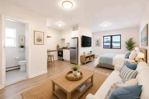 Condo For Rent - 475 W Broadway #1A<br/> Long Beach, NY 11561