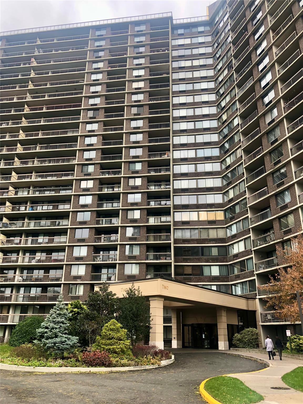 Bay Club Drive 11 F, Bayside, Queens, NY - 1 Bedrooms  
1 Bathrooms  
4 Rooms - 