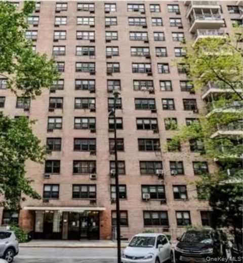42-55 Colden Street 8N Flushing NY 11355