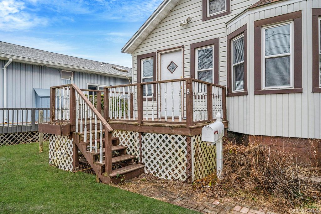 Photo of 8 Eastern Concourse, Amityville, NY 11701 (MLS # 924420)