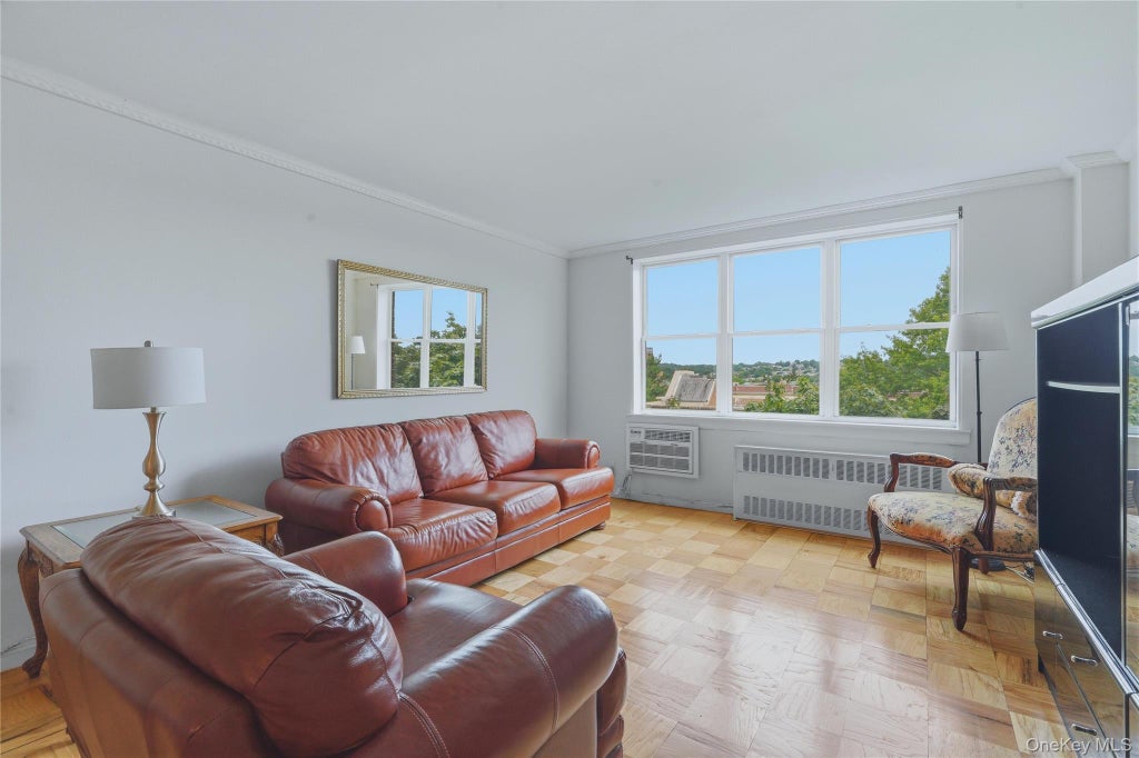 Photo of 25 Franklin Avenue #6D, White Plains, NY 10601 (MLS # 1038535)