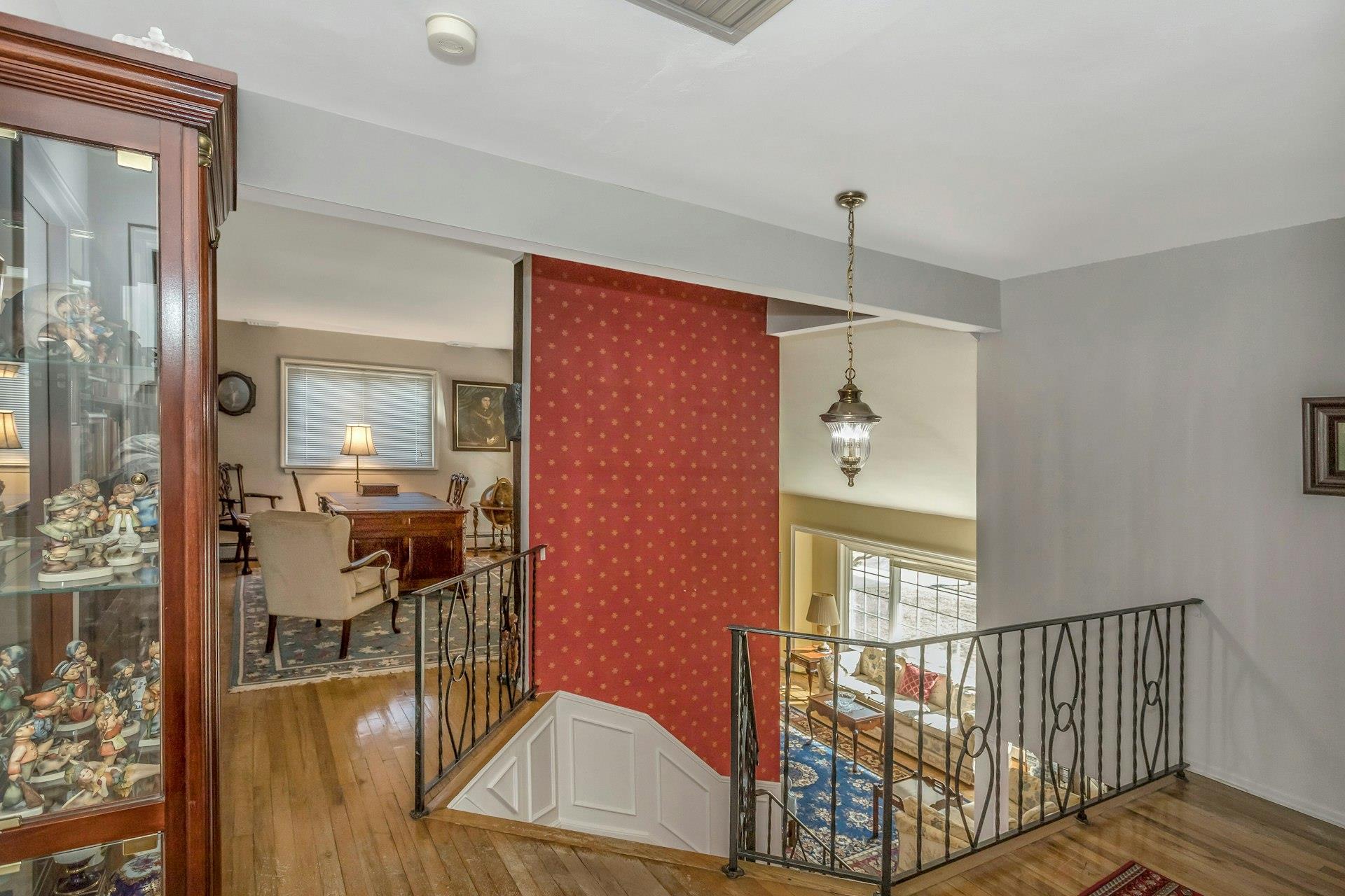 27 Sioux Drive, Commack, New York image 15
