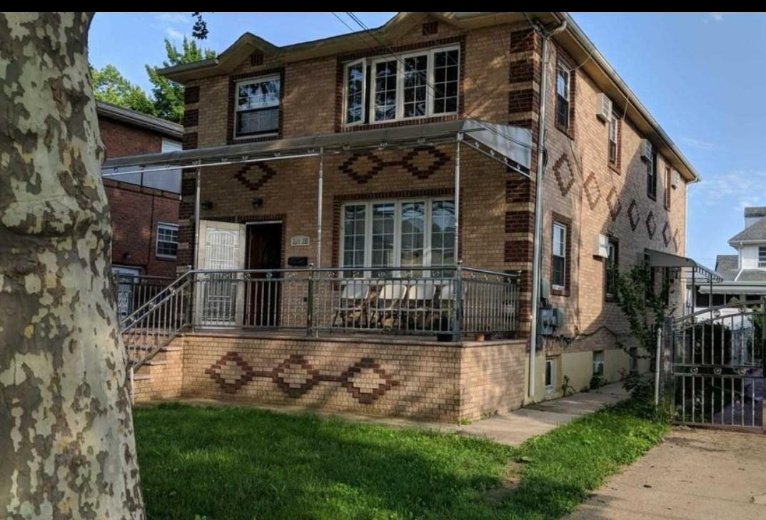 Rental Property at Edmore Avenue, Queens Village, Queens, NY - Bedrooms: 3 
Bathrooms: 2 
Rooms: 6  - $3,200 MO.
