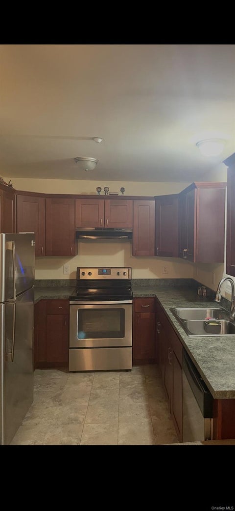 Apartment For Rent - 10 Pershing Pl<br/> Nassau County, Island Park, NY 11558