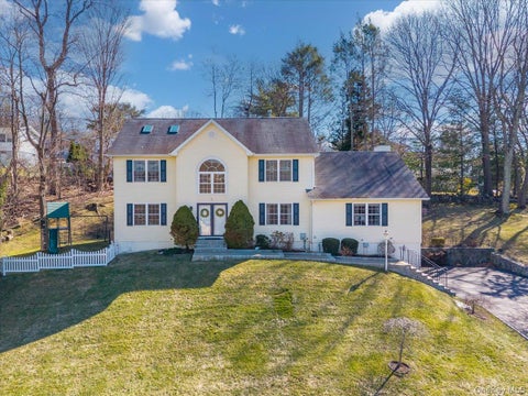 Homes For Sale - 9 Drake Lane<br/> White Plains, NY 10607