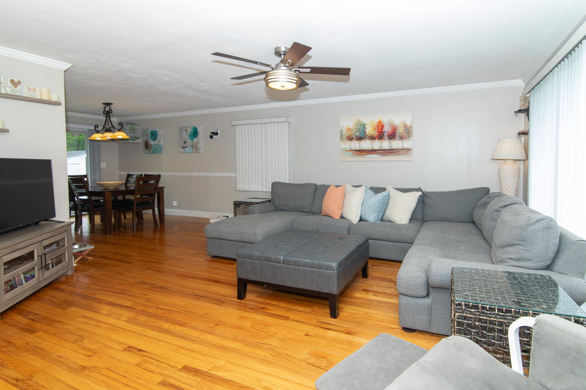 8 Crestwood Court