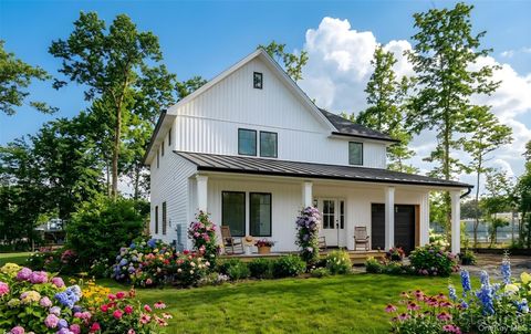 Homes For Sale - 352 Holt Drive<br/> Pearl River, NY 10965