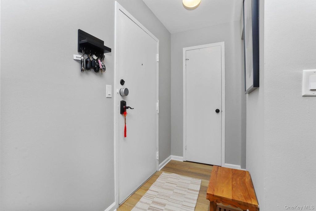 Photo of 64 Foxwood Drive #8, Pleasantville, NY 10570 (MLS # 964380)