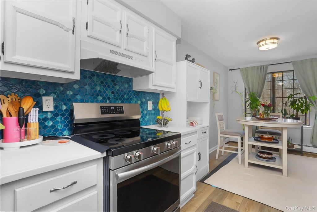 Photo of 64 Foxwood Drive #8, Pleasantville, NY 10570 (MLS # 964380)