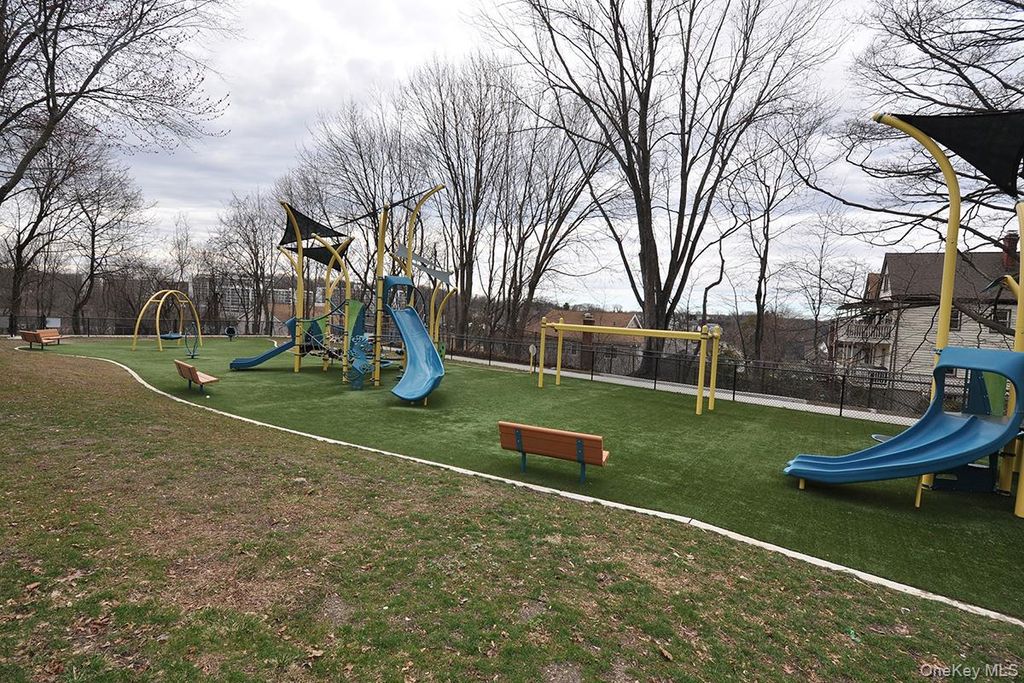 Photo of 55 McKinley AVE #D1-13, White Plains, NY 10606 (MLS # 1006714)