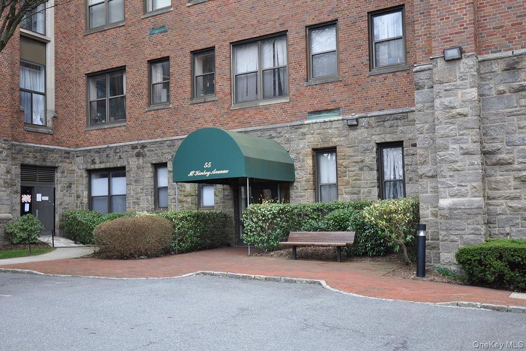 Photo of 55 McKinley AVE #D1-13, White Plains, NY 10606 (MLS # 1006714)
