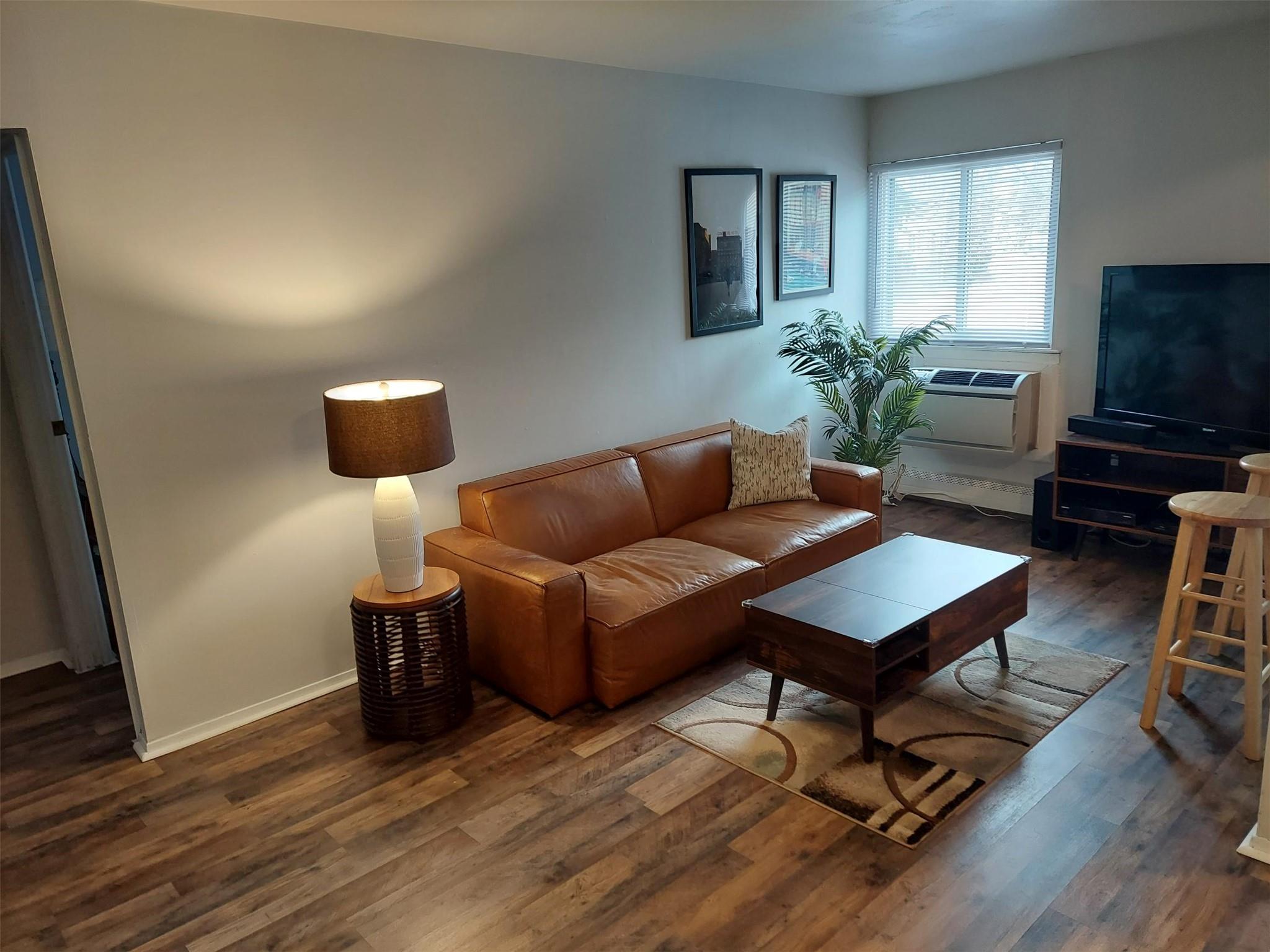 49 Mildred Place #4A, North Babylon, New York image 4