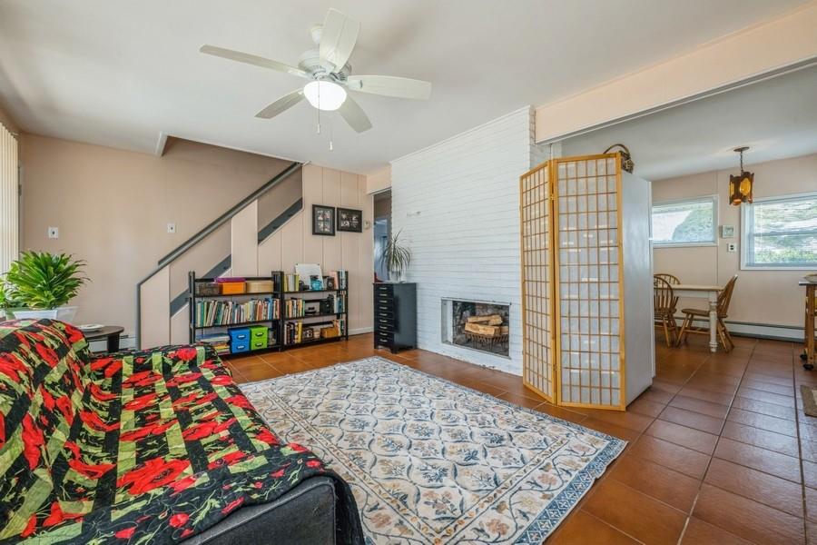 53 Blackbird Lane, Levittown, New York image 5