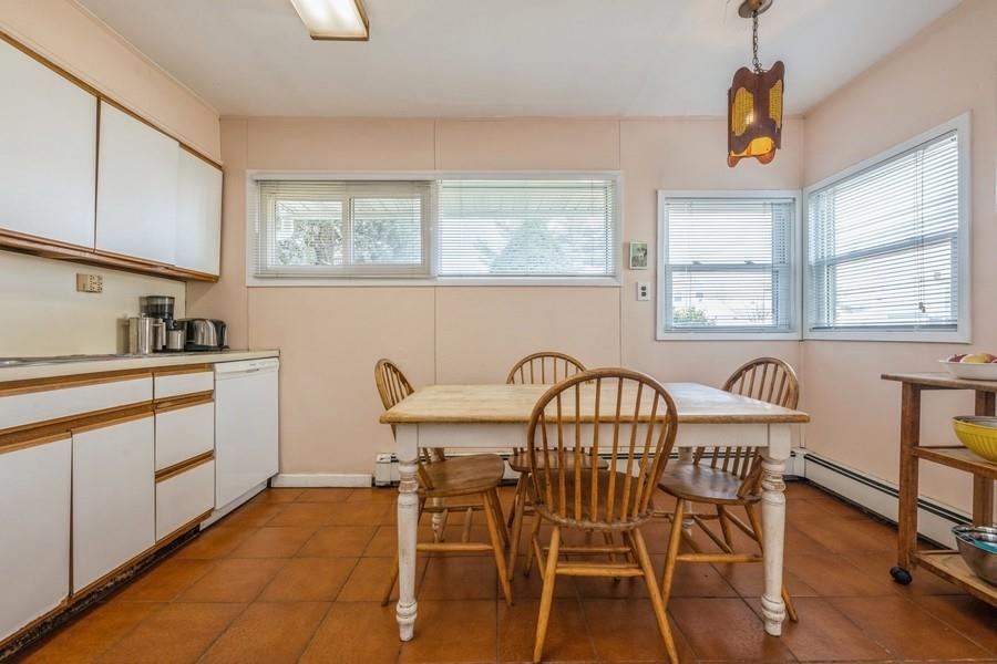 53 Blackbird Lane, Levittown, New York image 7