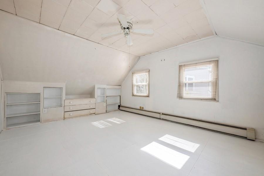 53 Blackbird Lane, Levittown, New York image 14