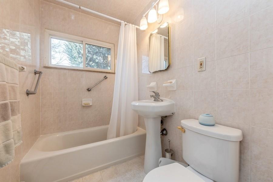 53 Blackbird Lane, Levittown, New York image 13
