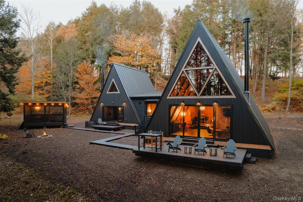 Photo of 521 Perry Road, Swan Lake, NY 12783 (MLS # 980518)