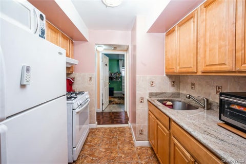 Multifamily For Rent - 782 E 179th Street<br/> Bronx County, Bronx, NY 10460