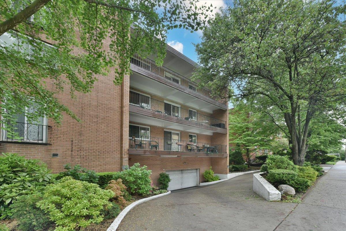 30 Barstow Road #3-A, Great Neck, New York image 31