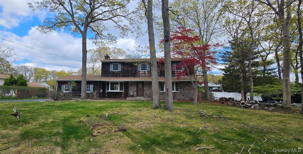 Photo of 61 Timber Point Road, Great River, NY 11739 (MLS # 996755)
