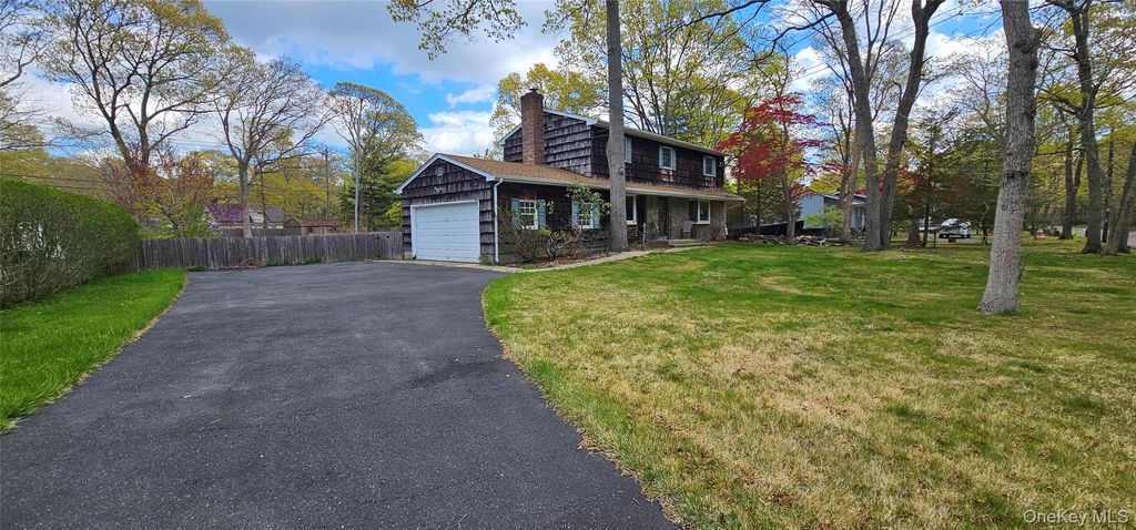 Photo of 61 Timber Point Road, Great River, NY 11739 (MLS # 996755)