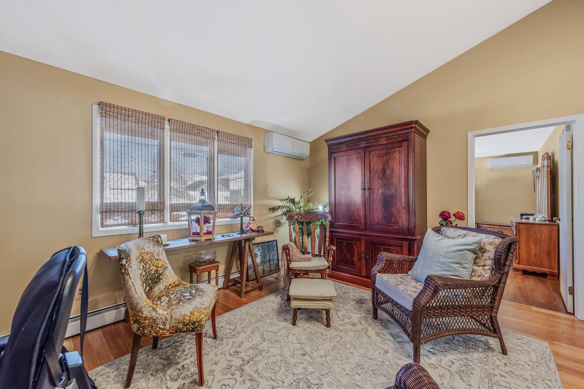 51 Pewter Lane, Hicksville, New York image 20