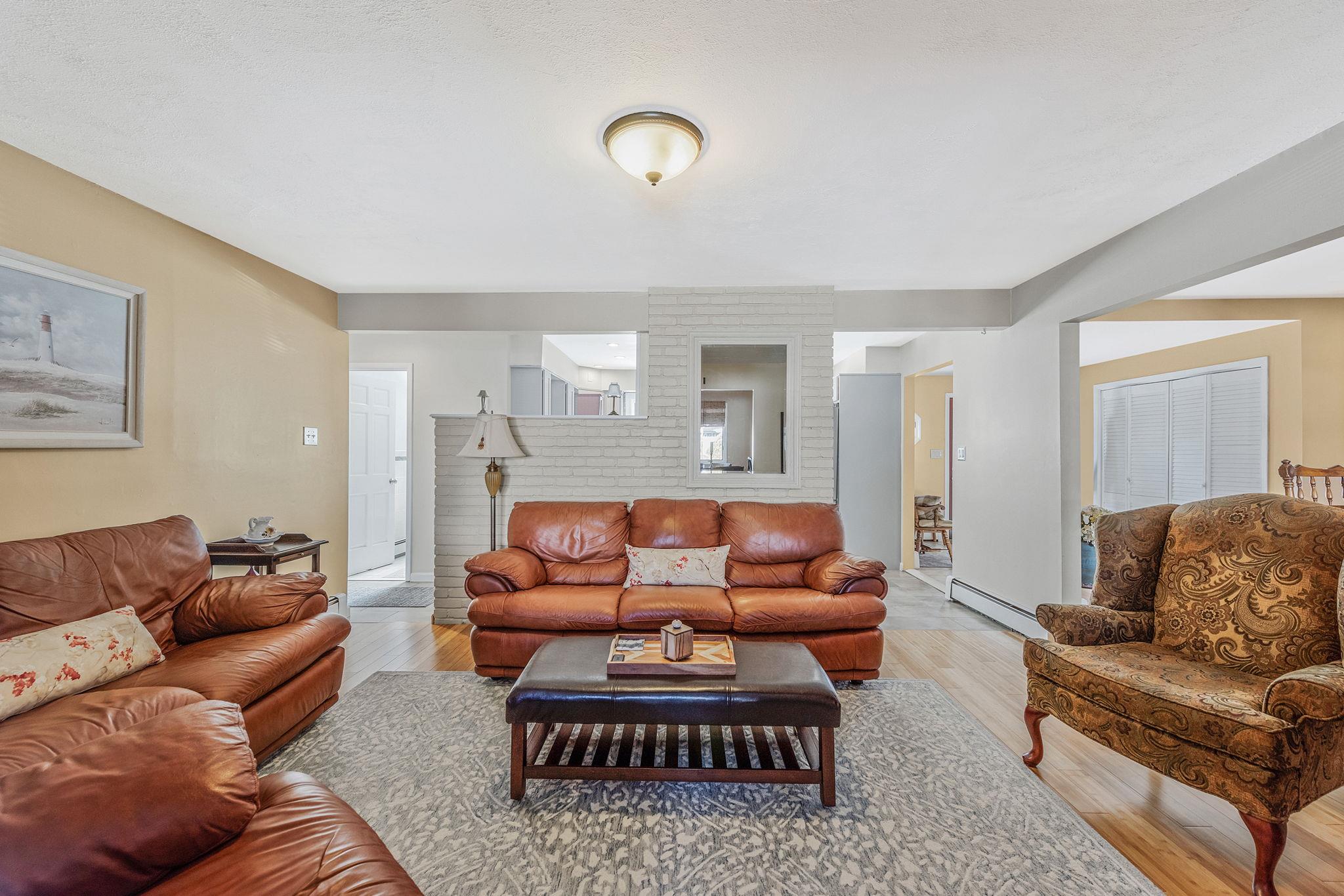 51 Pewter Lane, Hicksville, New York image 19