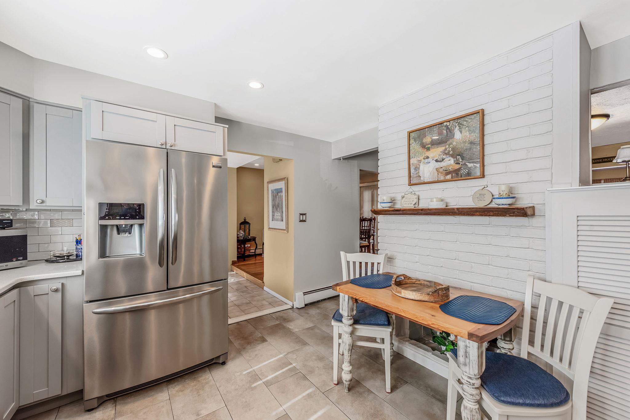 51 Pewter Lane, Hicksville, New York image 8