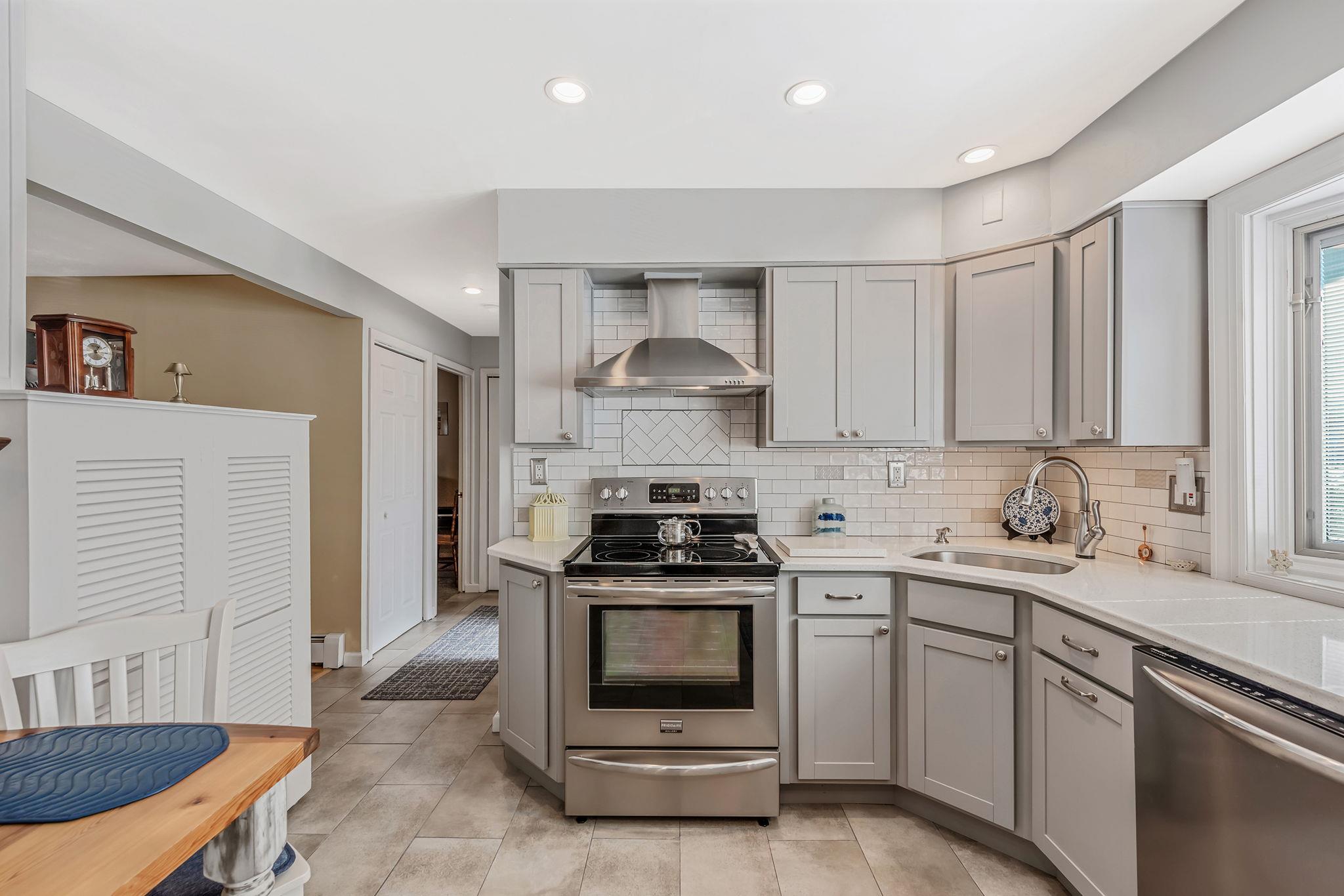 51 Pewter Lane, Hicksville, New York image 7