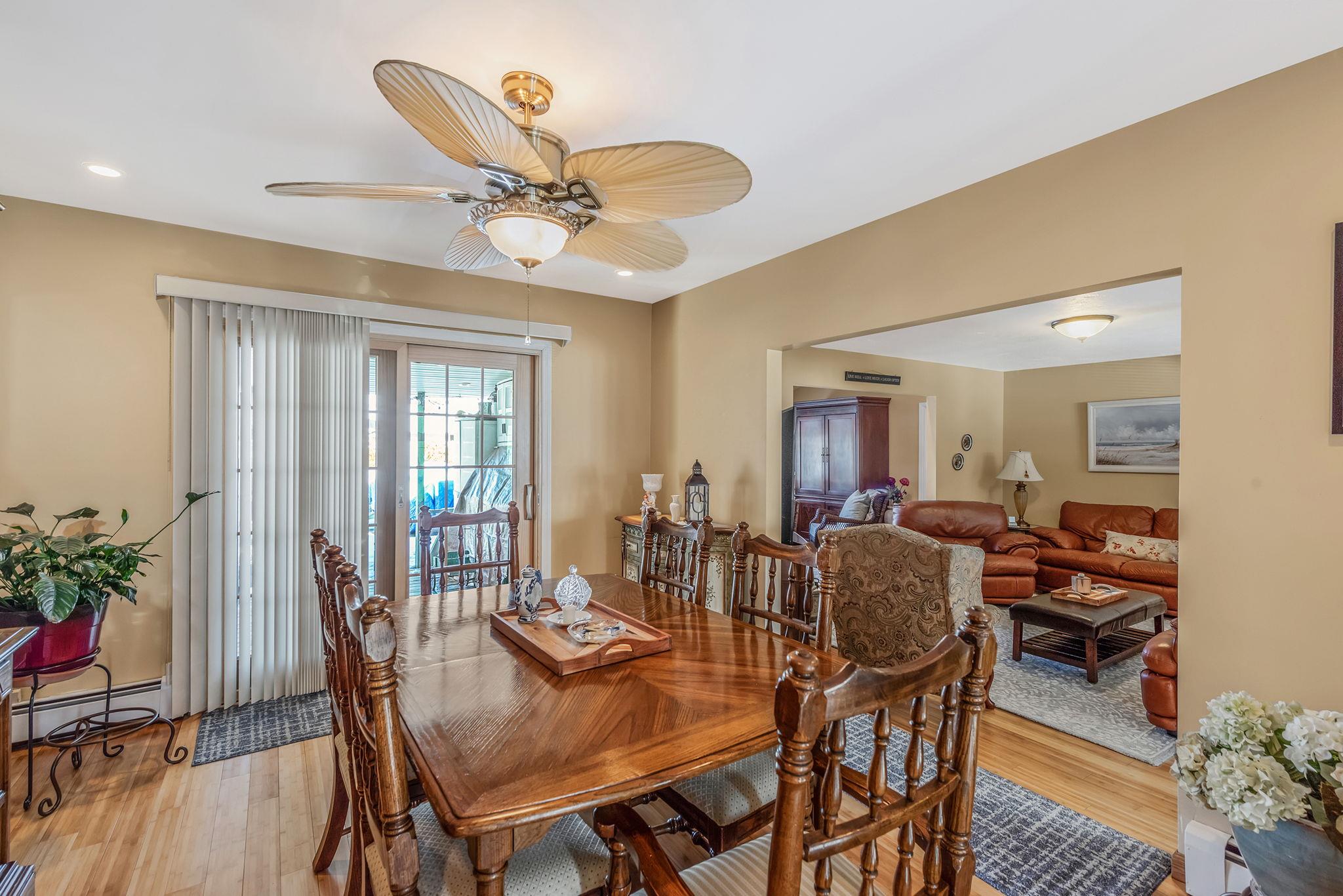 51 Pewter Lane, Hicksville, New York image 16