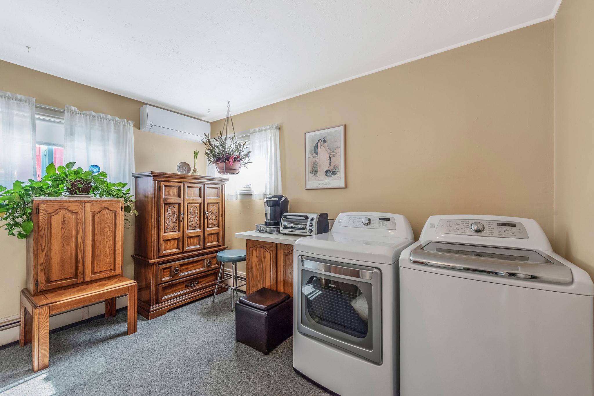 51 Pewter Lane, Hicksville, New York image 13