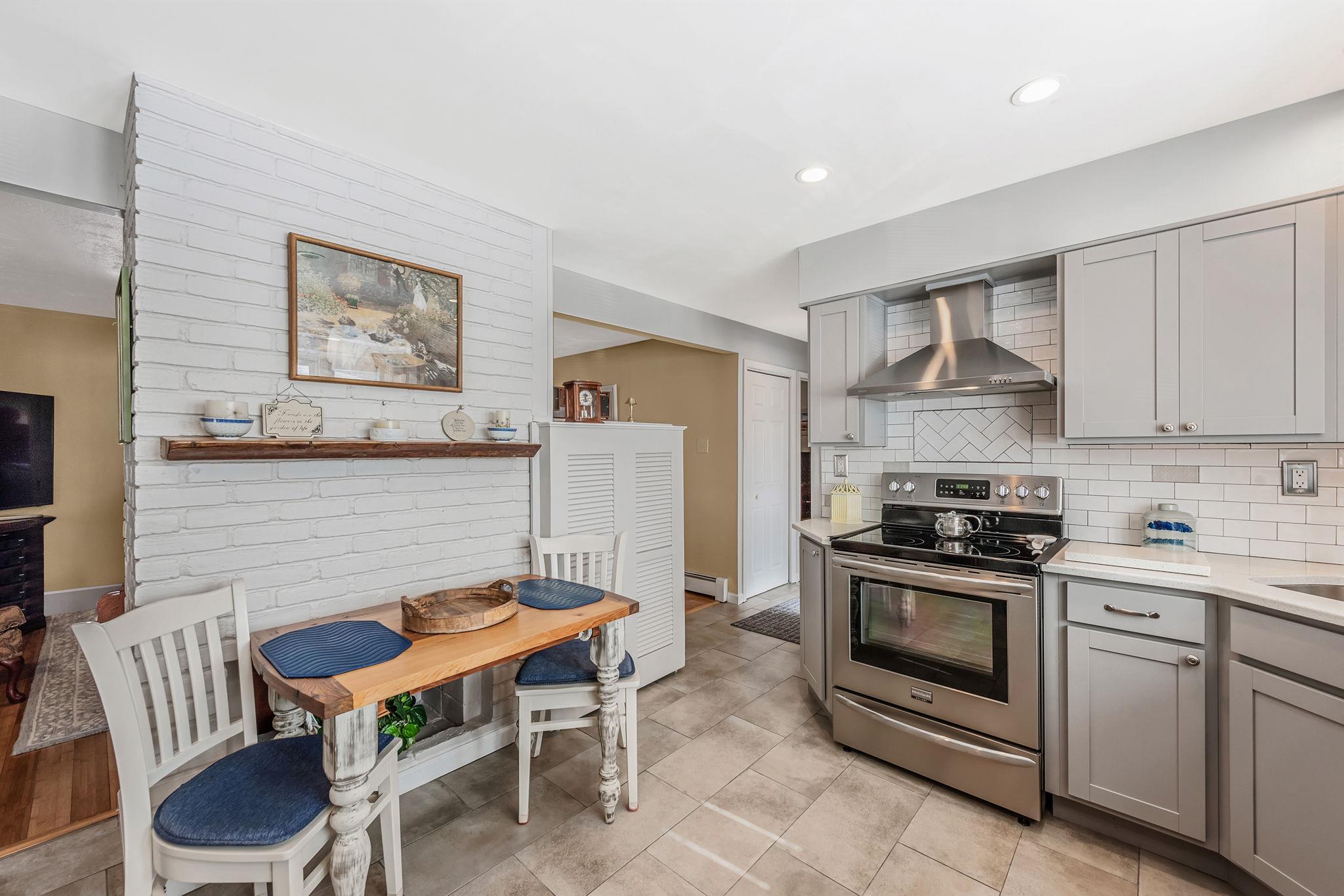 51 Pewter Lane, Hicksville, New York image 9