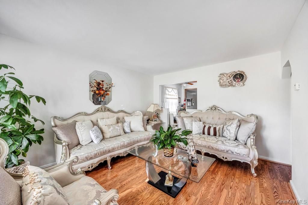 Photo of 179 Sterling Road, Elmont, NY 11003 (MLS # 959924)