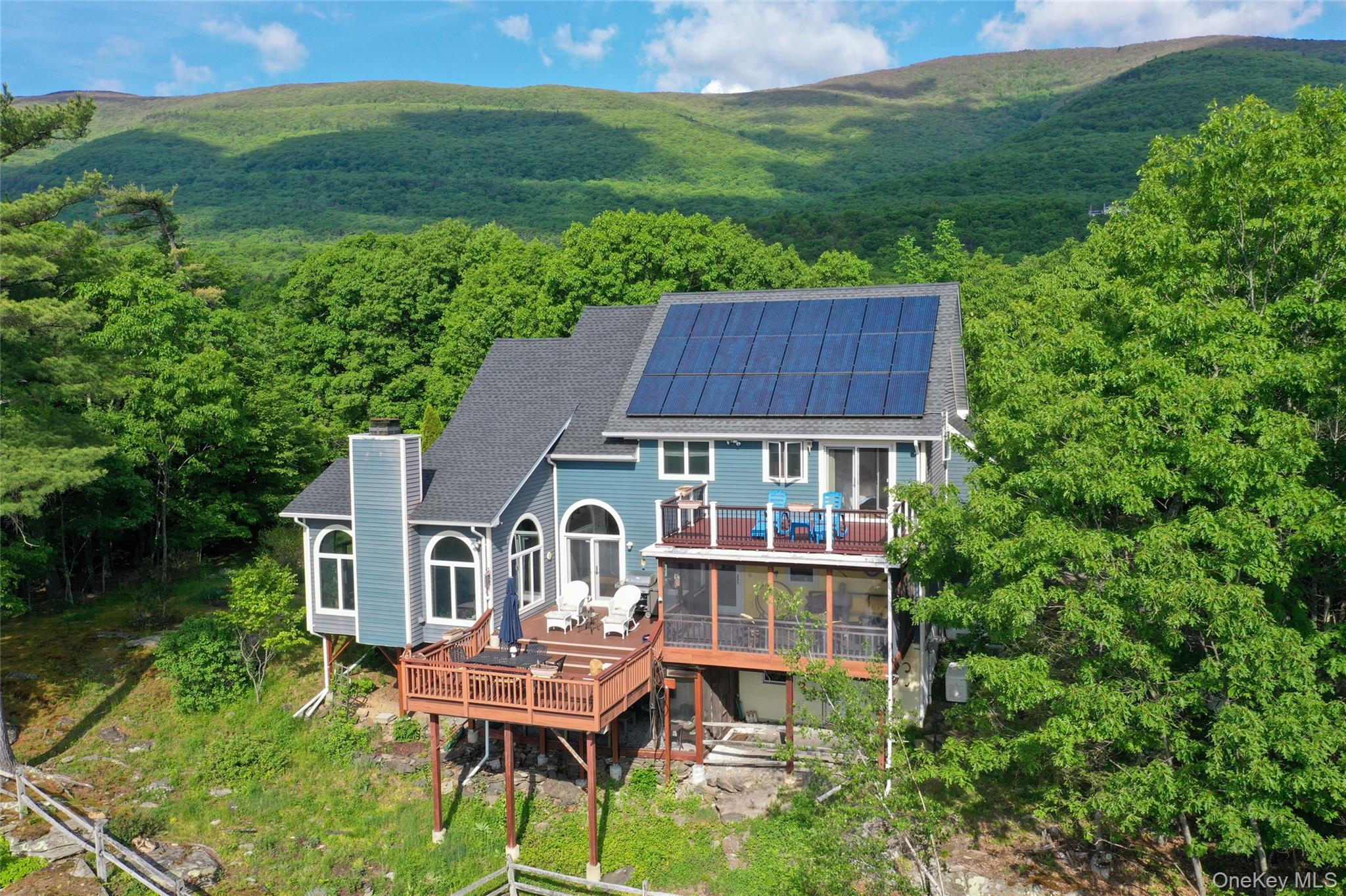 828 West Saugerties Woodstock Road