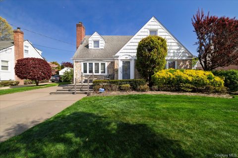 49 Park Avenue, Malverne, NY 11565 - MLS#: 992452