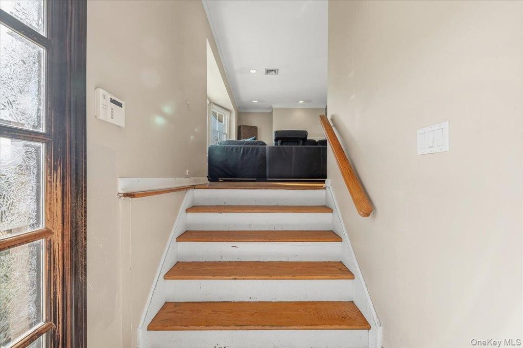 Photo of 62 Eileen Avenue, Plainview, NY 11803 (MLS # 962294)