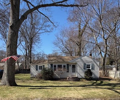 4 White Oak Street Middle Island NY 11953