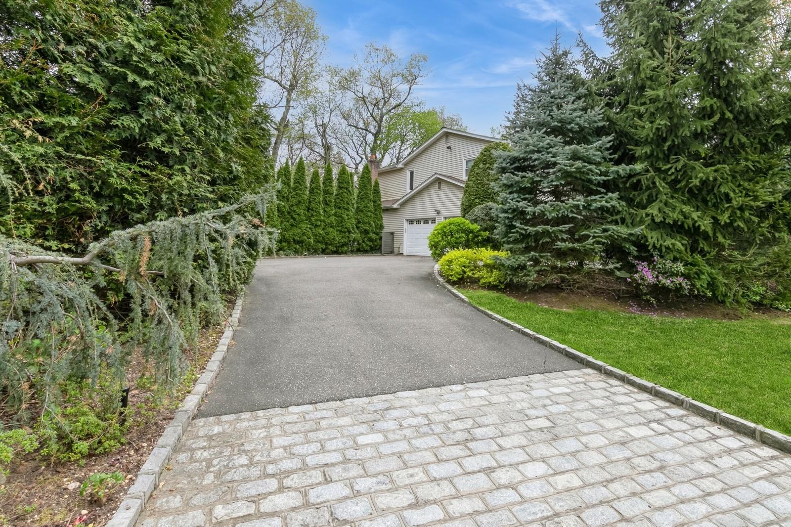 165 Tara Drive, Roslyn, New York image 29