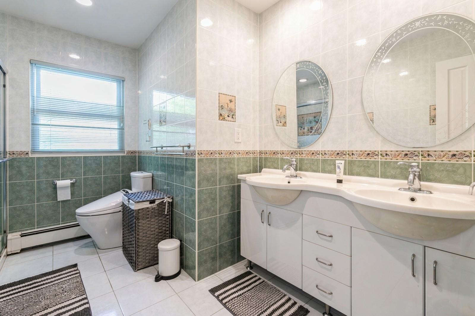 165 Tara Drive, Roslyn, New York image 22