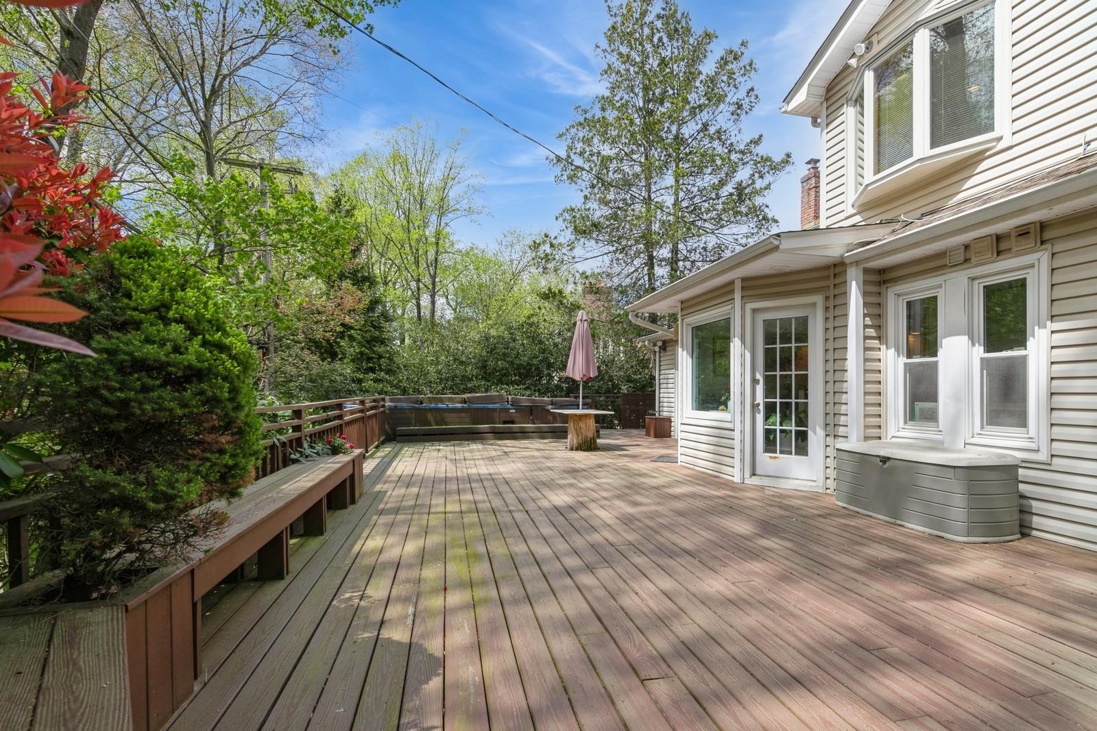 165 Tara Drive, Roslyn, New York image 25