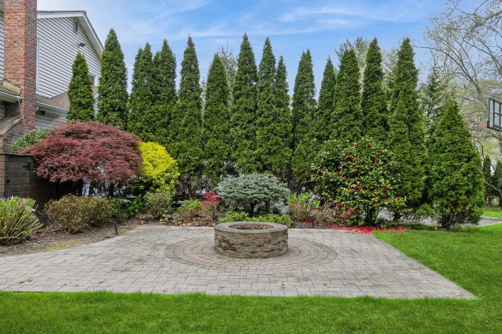 165 Tara Drive, Roslyn, New York image 33