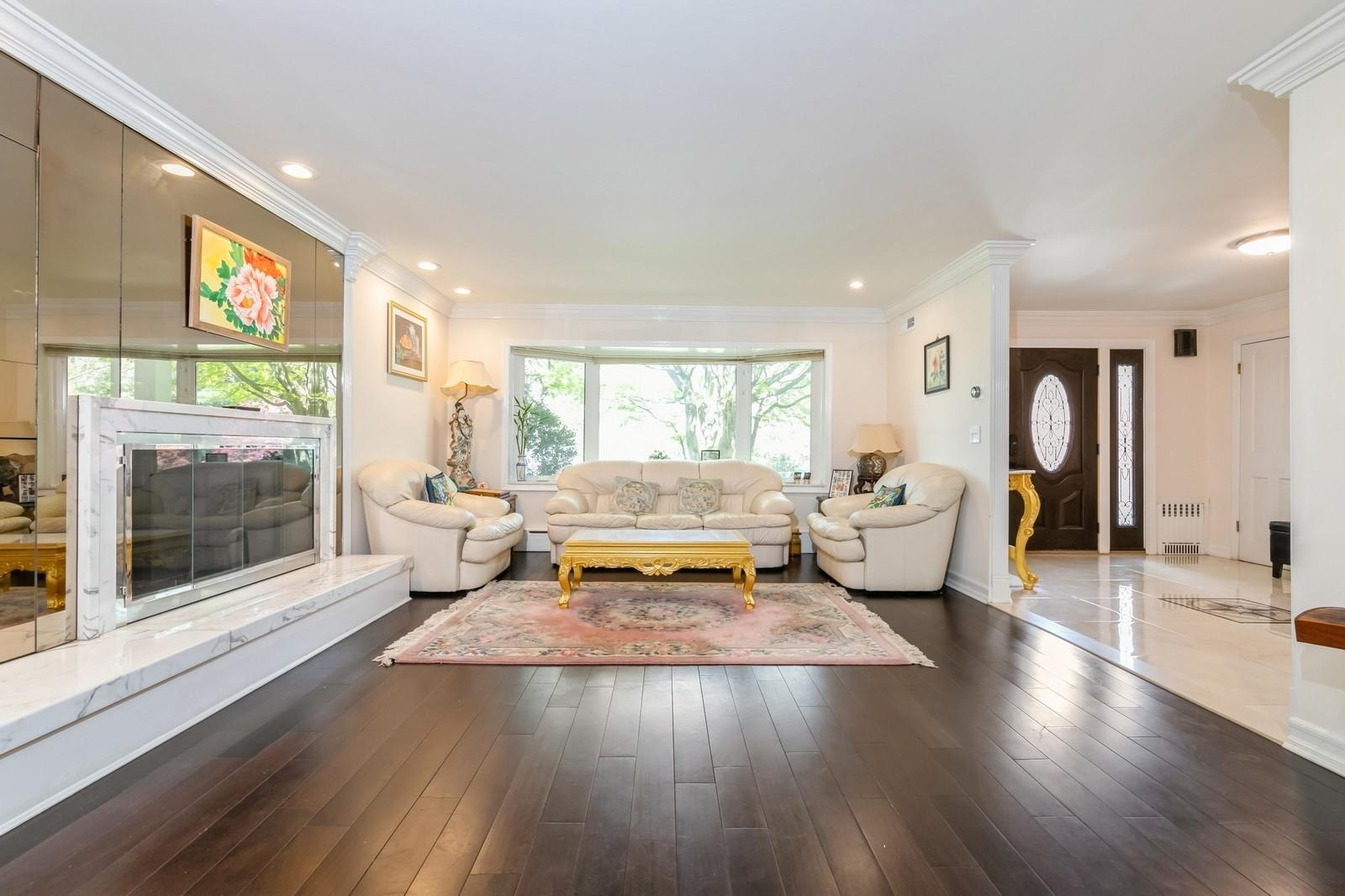 165 Tara Drive, Roslyn, New York image 6