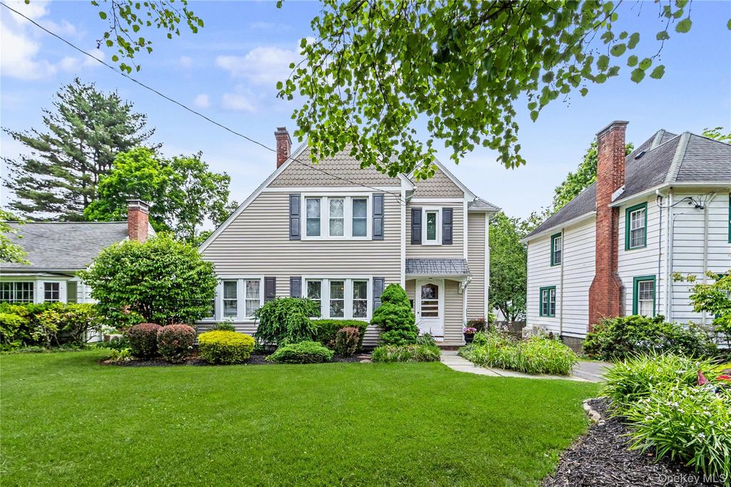 Photo of 75 S Randolph Avenue, Poughkeepsie, NY 12601 (MLS # 1010807)