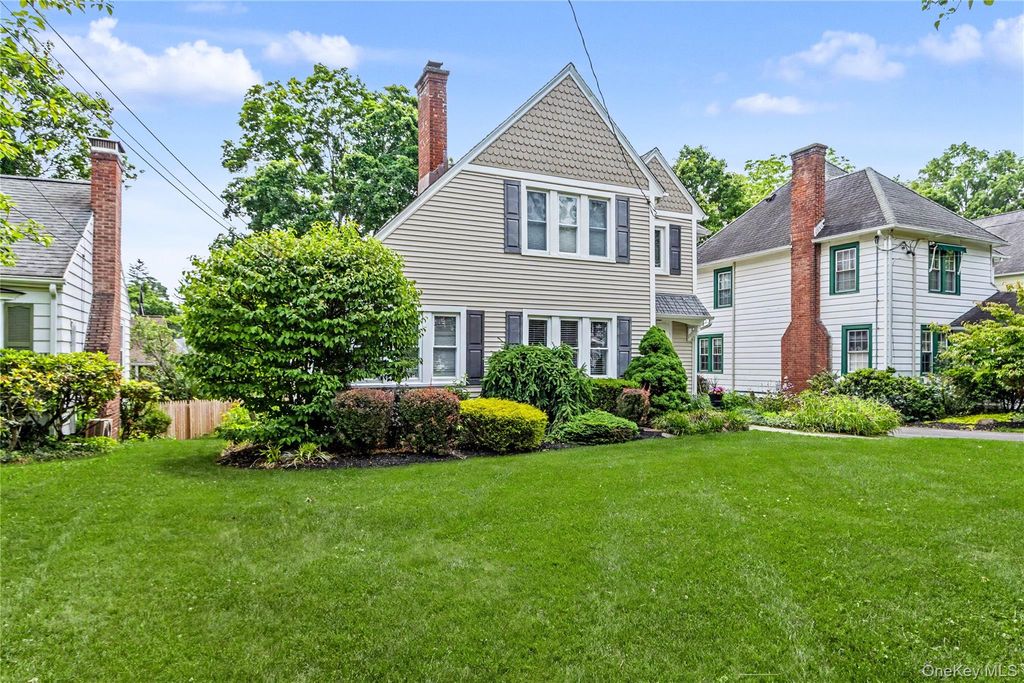 Photo of 75 S Randolph Avenue, Poughkeepsie, NY 12601 (MLS # 1010807)