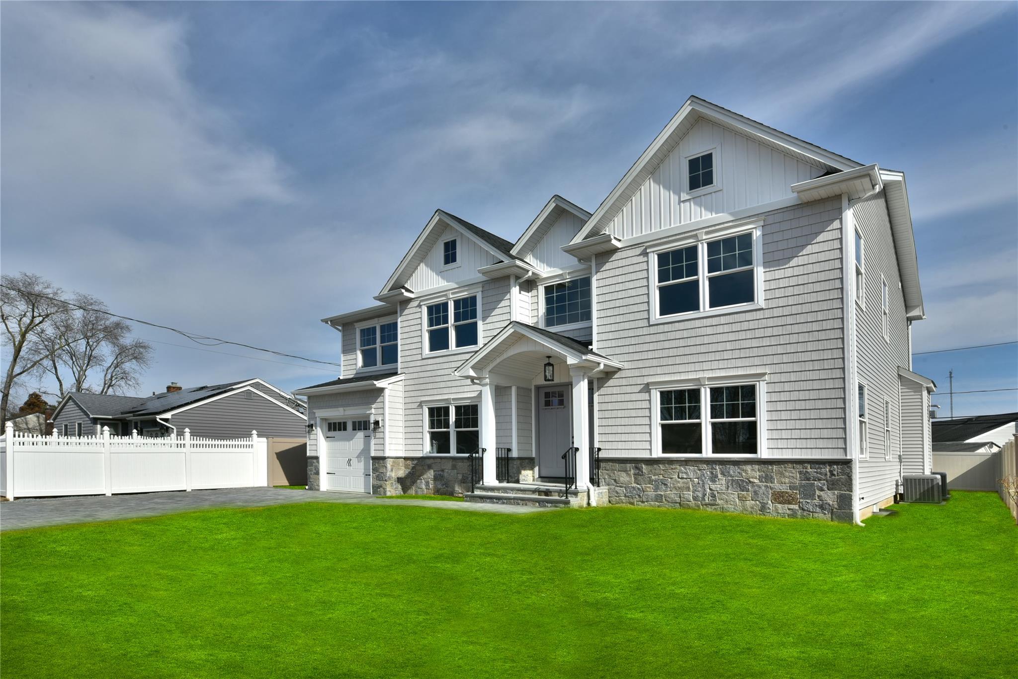 749 Evelyn Avenue, Bellmore, New York image 3