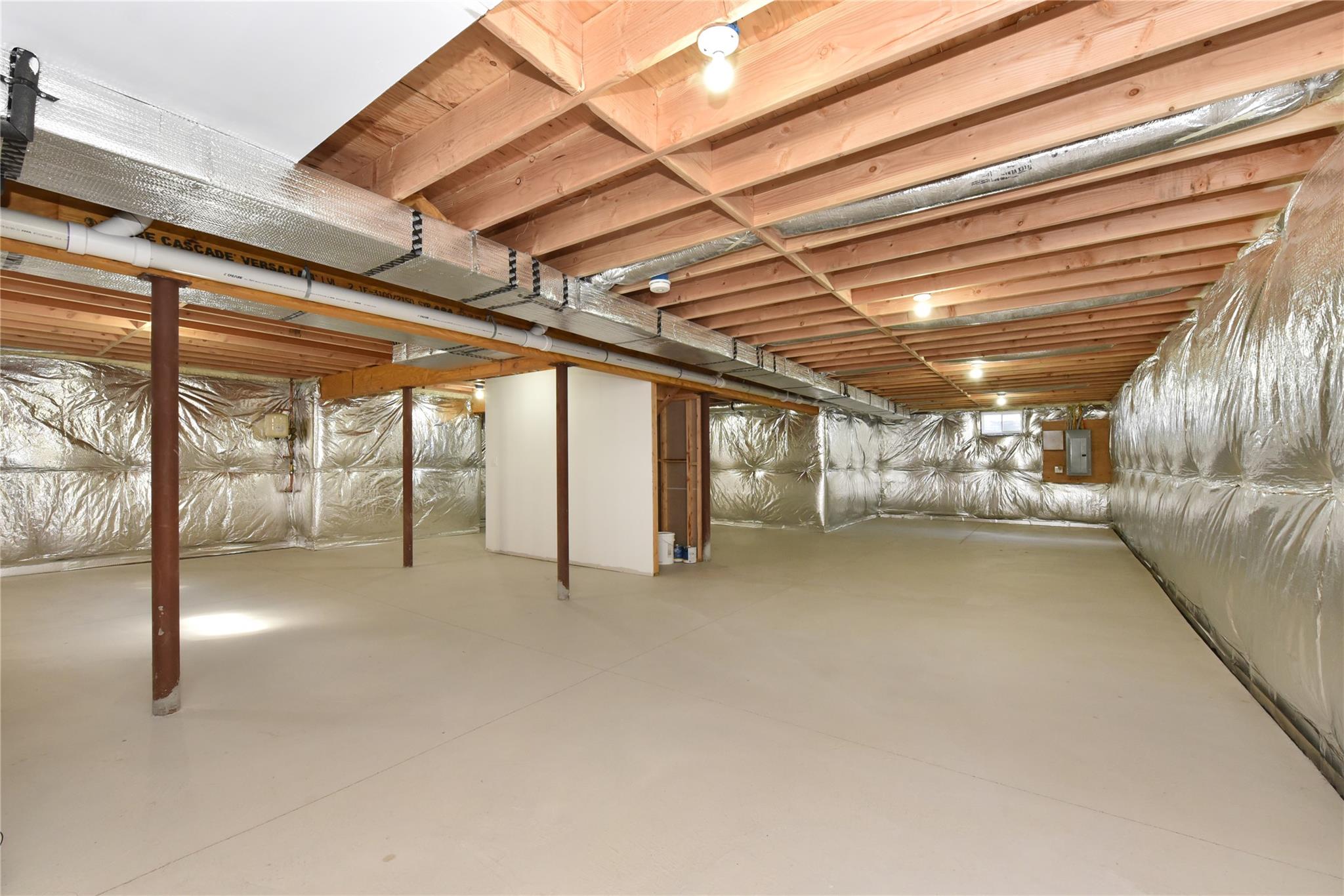 749 Evelyn Avenue, Bellmore, New York image 30