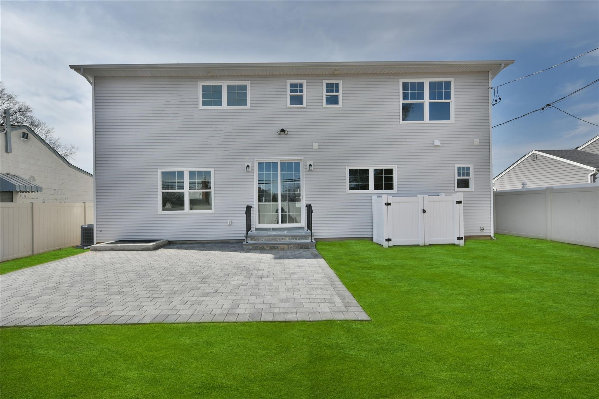 749 Evelyn Avenue, Bellmore, New York image 31
