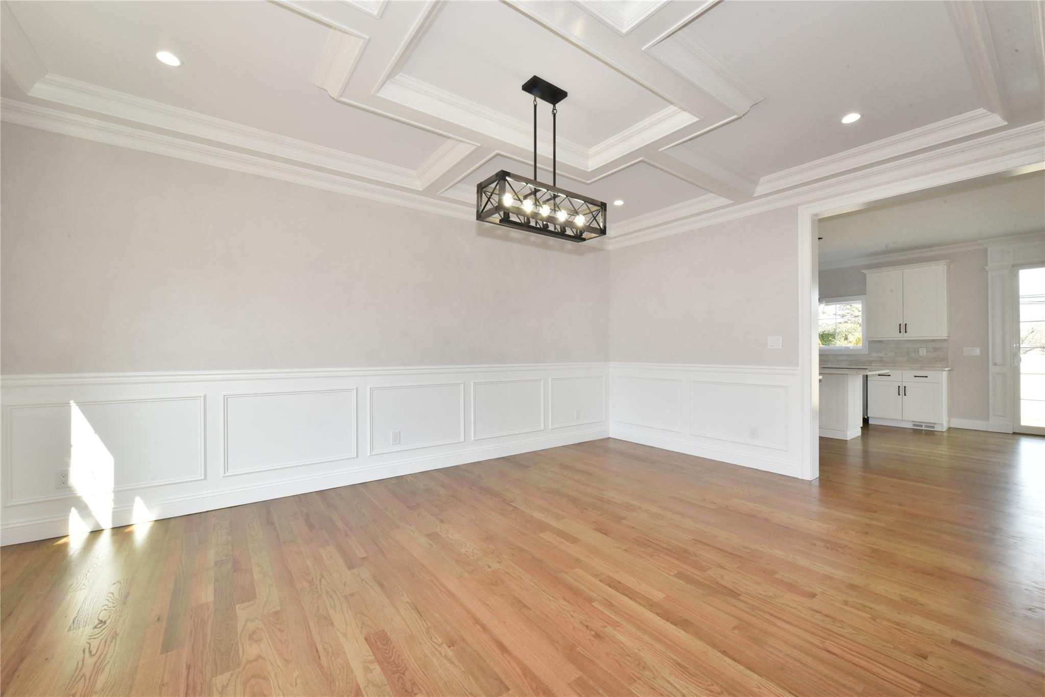 749 Evelyn Avenue, Bellmore, New York image 9