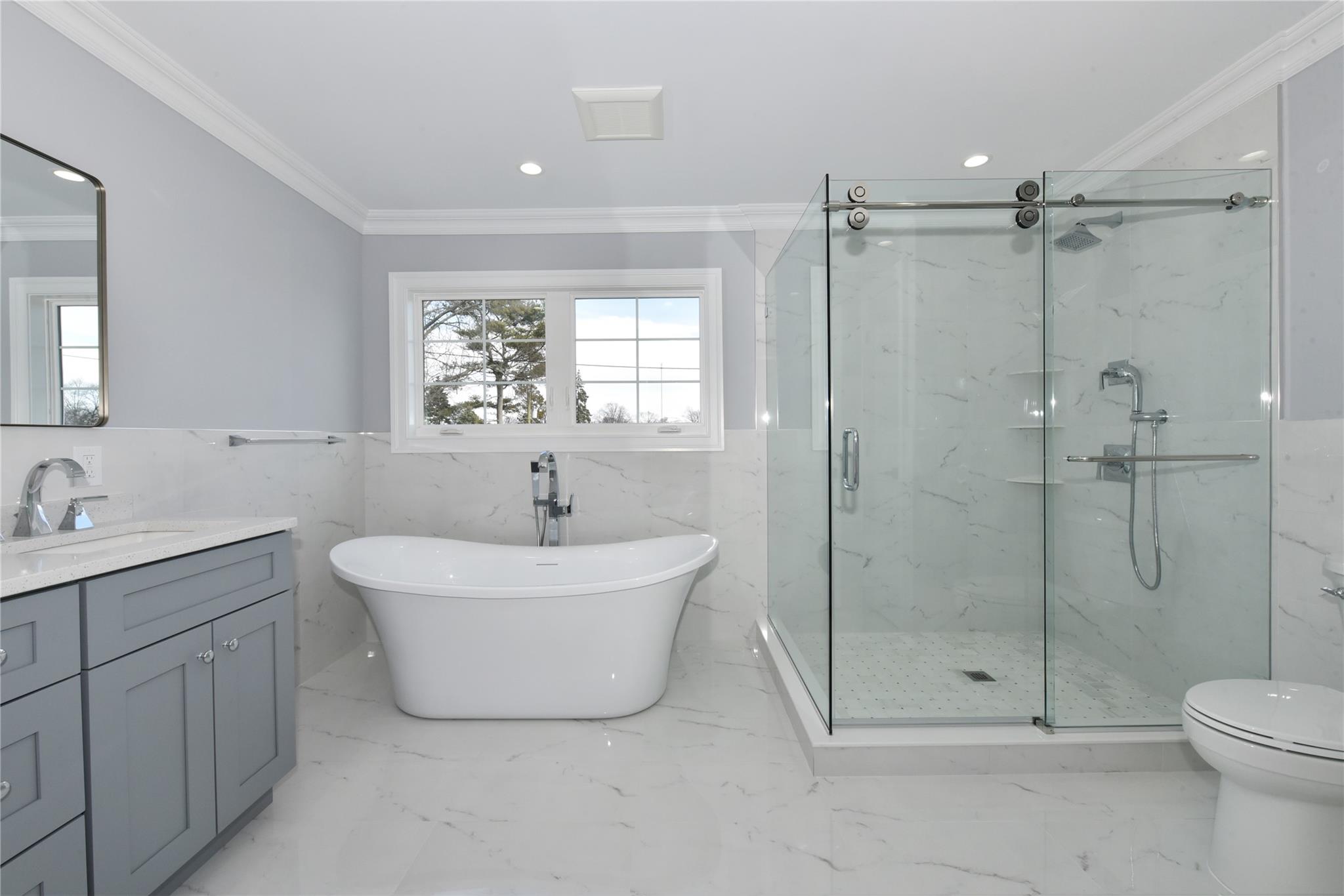 749 Evelyn Avenue, Bellmore, New York image 22
