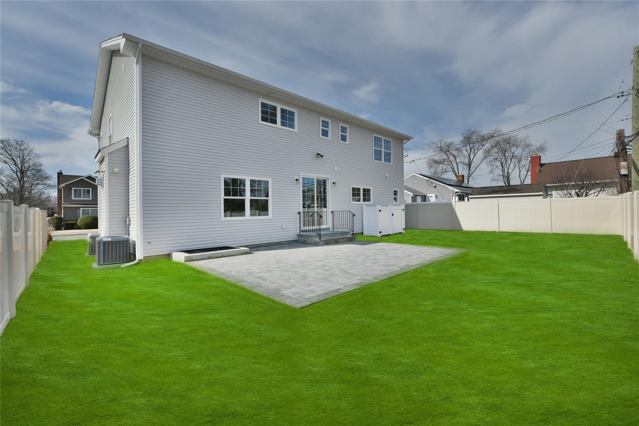 749 Evelyn Avenue, Bellmore, New York image 32